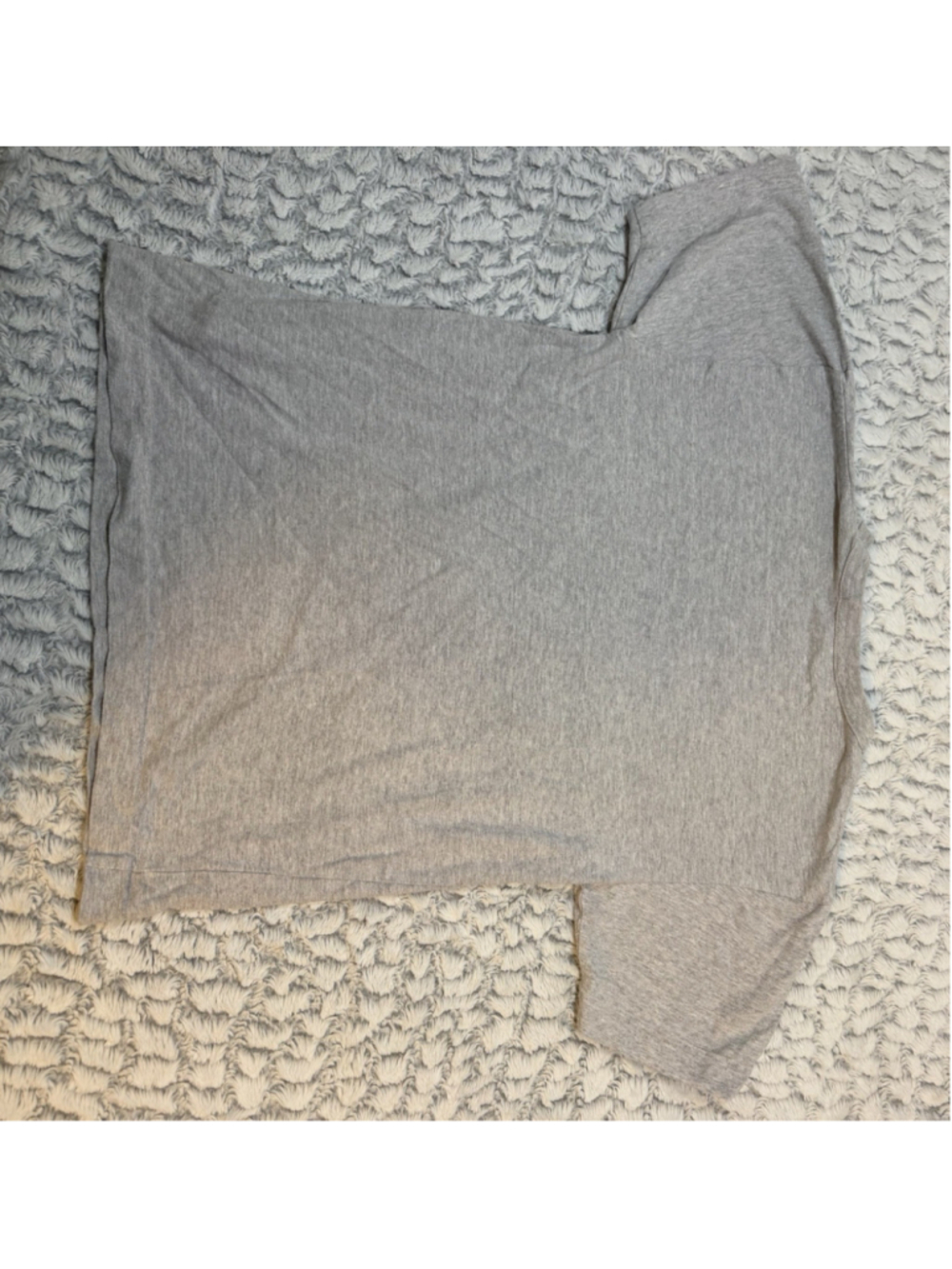 COMME des GARÇONS PLAY Men's Gray Heart Logo Graphic Crew Neck T-Shirt S - Picture 2 of 7